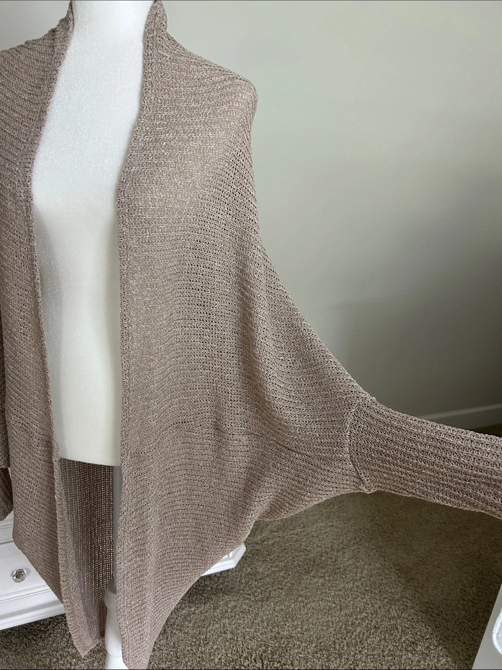 NWT Gilli Beige Open-Front Batwing Sleeve Draped Knit Cardigan - Women